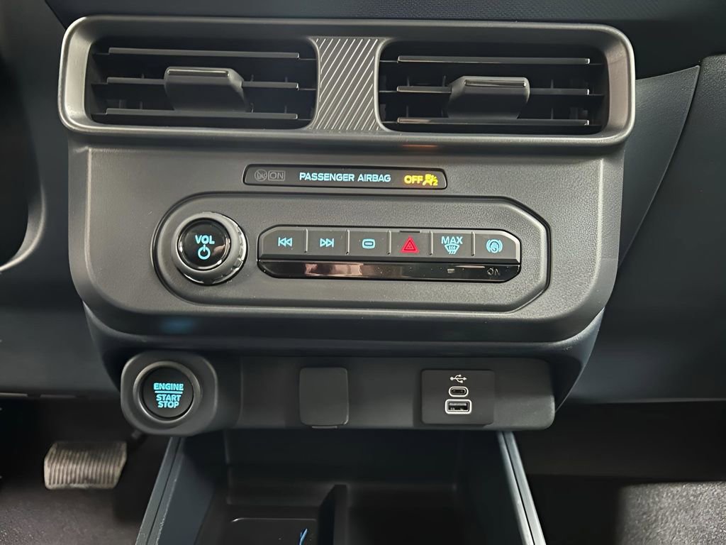 Used 2025 Ford Maverick XLT w/ Black Appearance Package image 15