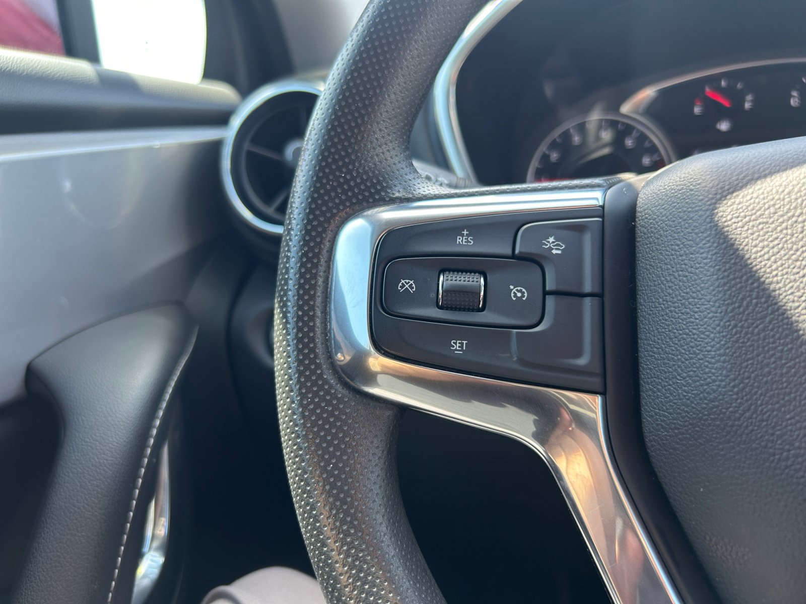 Used 2023 Chevrolet Blazer LT FWD image 27