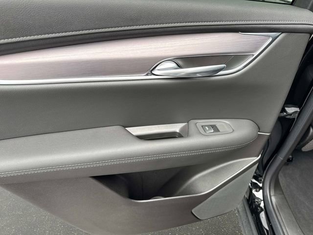 New 2025 Cadillac XT5 Luxury image 10