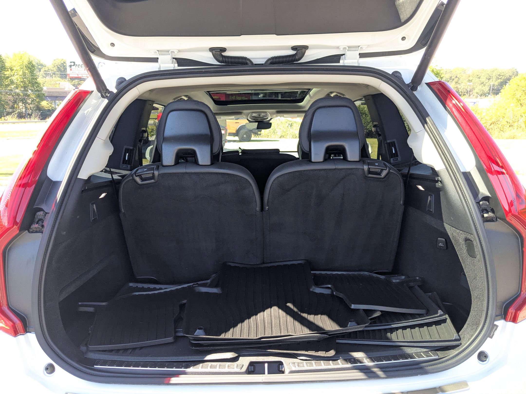 Used 2024 Volvo XC90 B6 Plus w/ Protection Package Premier image 26