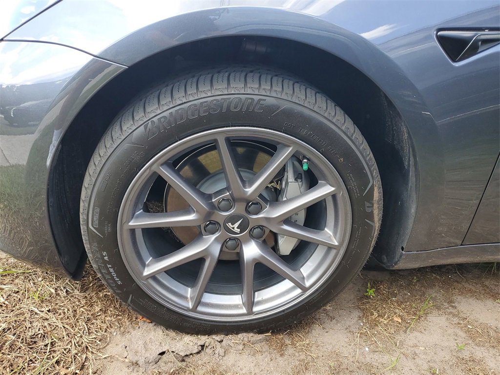 Used 2023 Tesla Model 3 Standard Range image 4