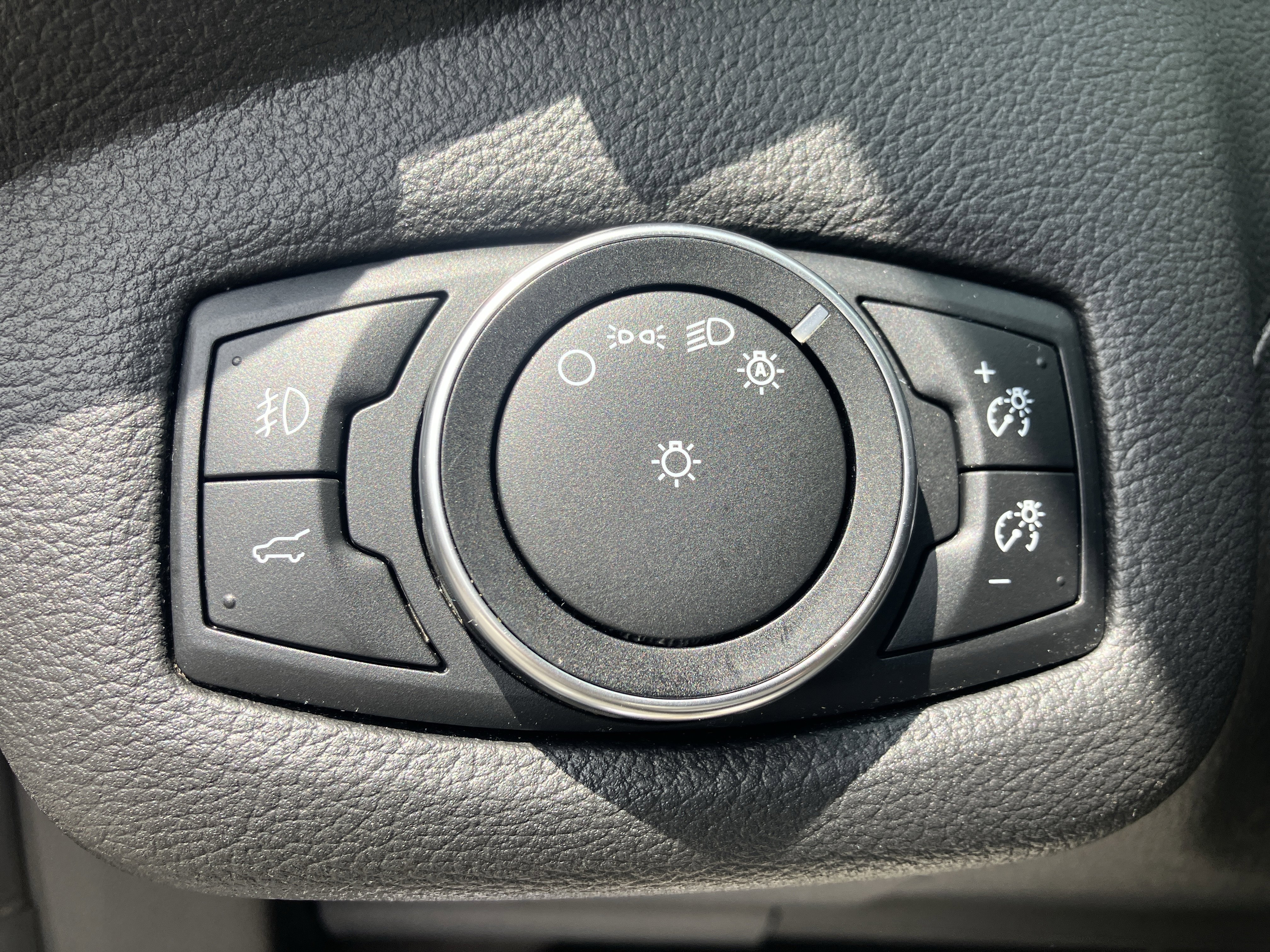 Used 2017 Ford Escape SE w/ Equipment Group 201A FWD image 20