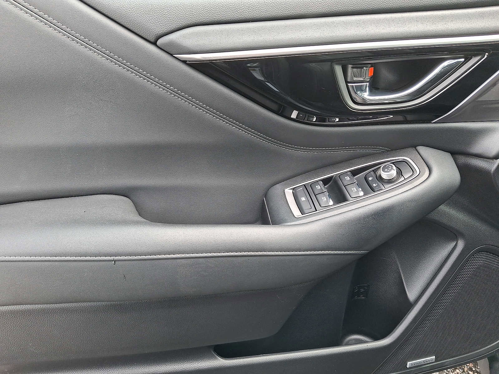 Used 2023 Subaru Outback Limited AWD/4WD image 9