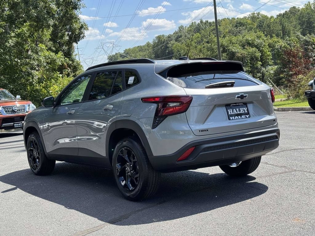 New 2026 Chevrolet Trax LT w/ Driver Confidence Package FWD image 23