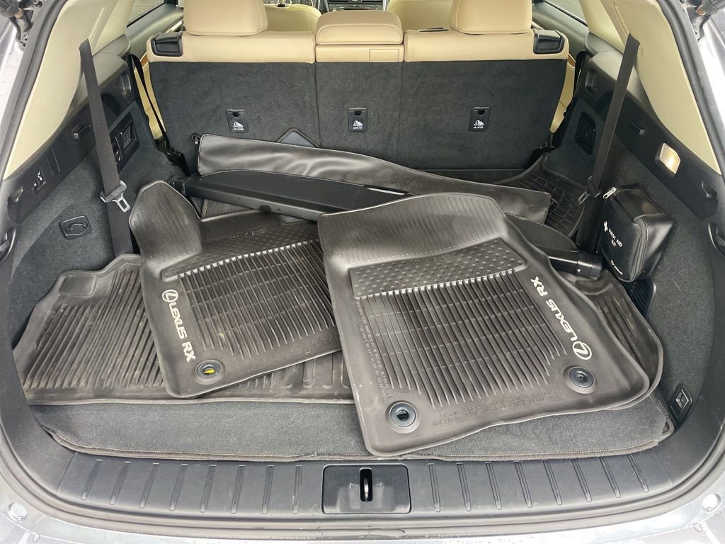 Used 2021 Lexus RX 350L Premium w/ Premium Package image 6