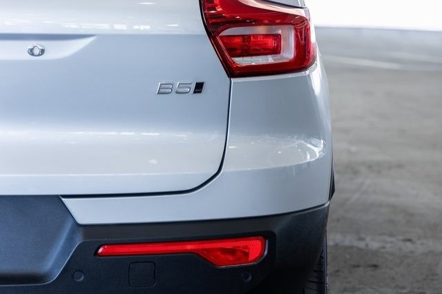 New 2025 Volvo XC40 B5 Plus image 24