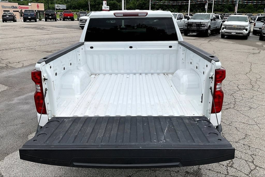 Used 2023 Chevrolet Silverado 1500 LT AWD/4WD image 25