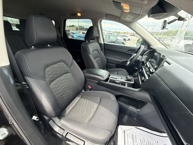 Certified 2025 Nissan Pathfinder SV FWD image 24