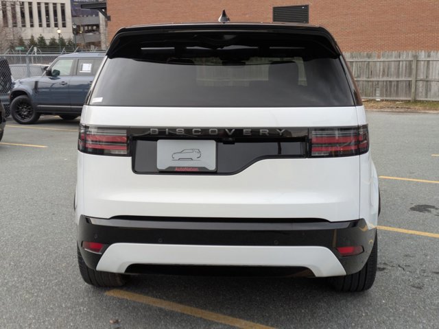 Used 2025 Land Rover Discovery Dynamic SE image 7