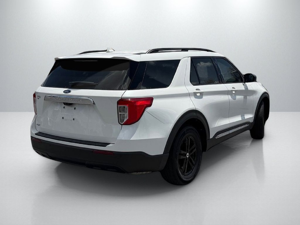 Used 2024 Ford Explorer XLT RWD image 5