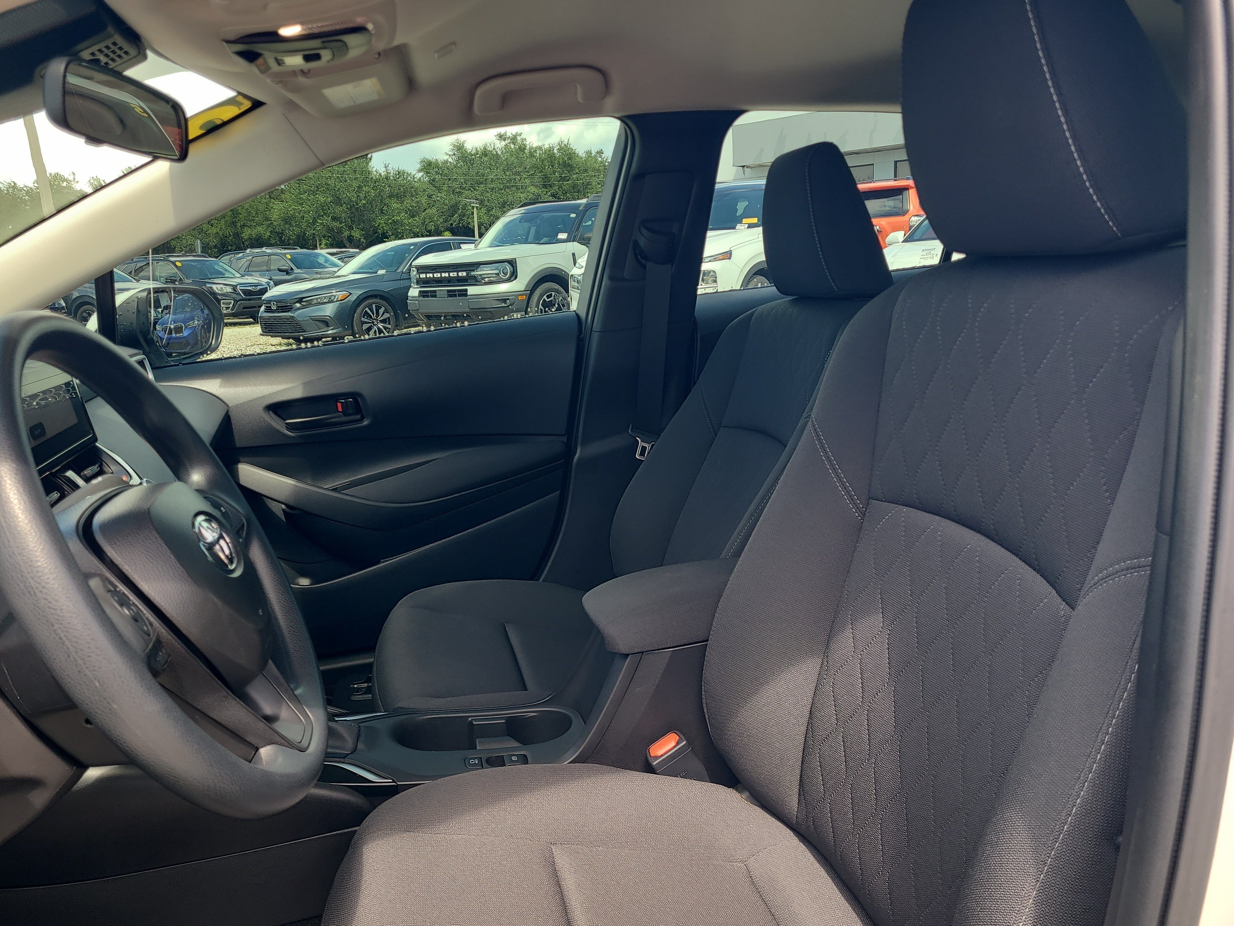 Used 2025 Toyota Corolla LE FWD image 19