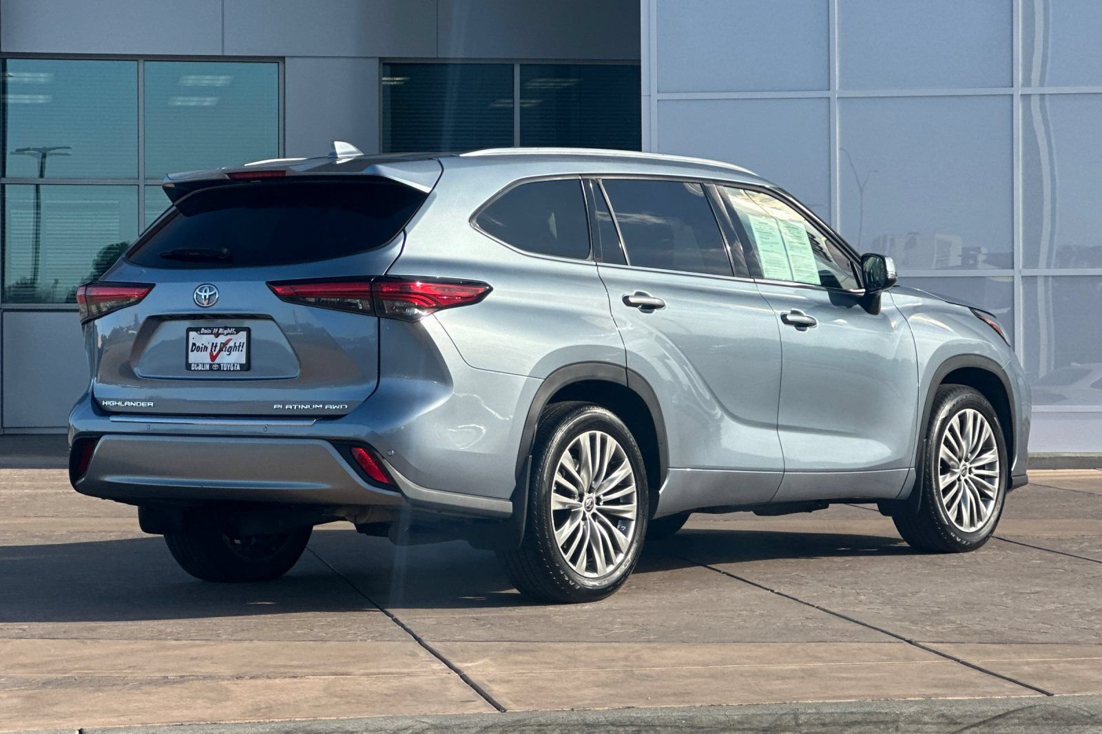 Certified 2021 Toyota Highlander Platinum AWD/4WD image 4
