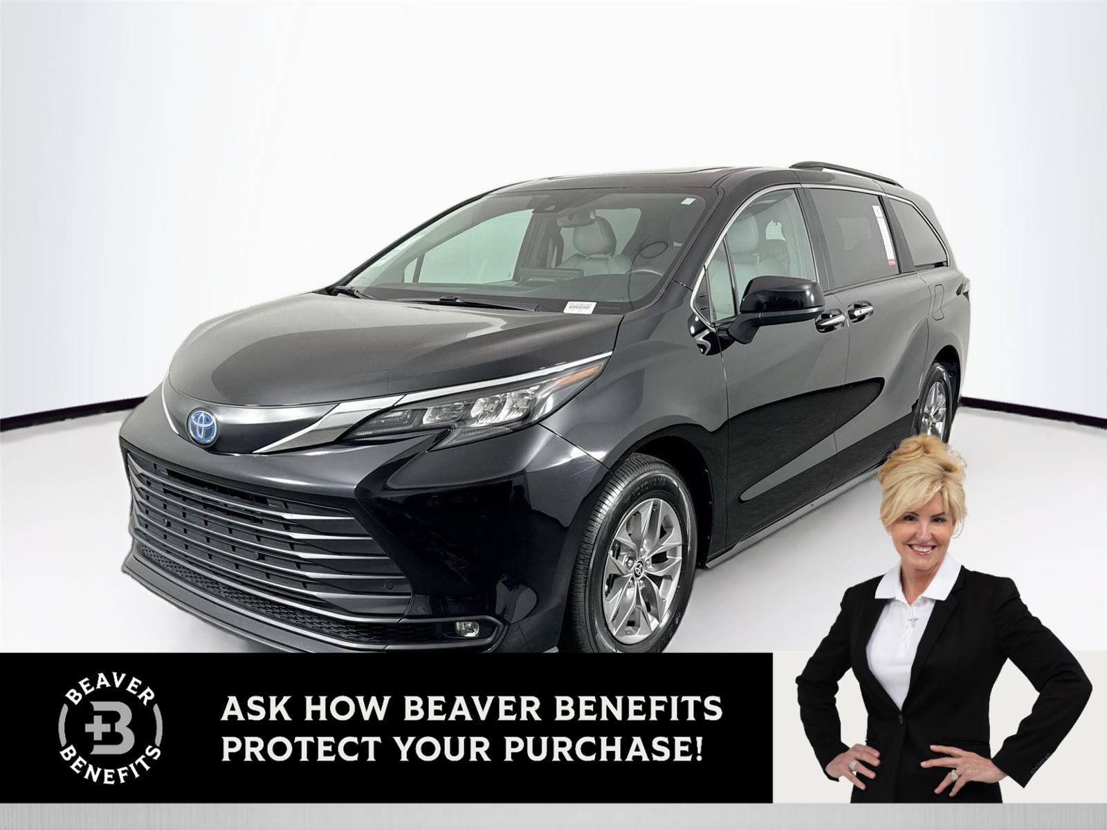 Certified 2025 Toyota Sienna XLE image 1