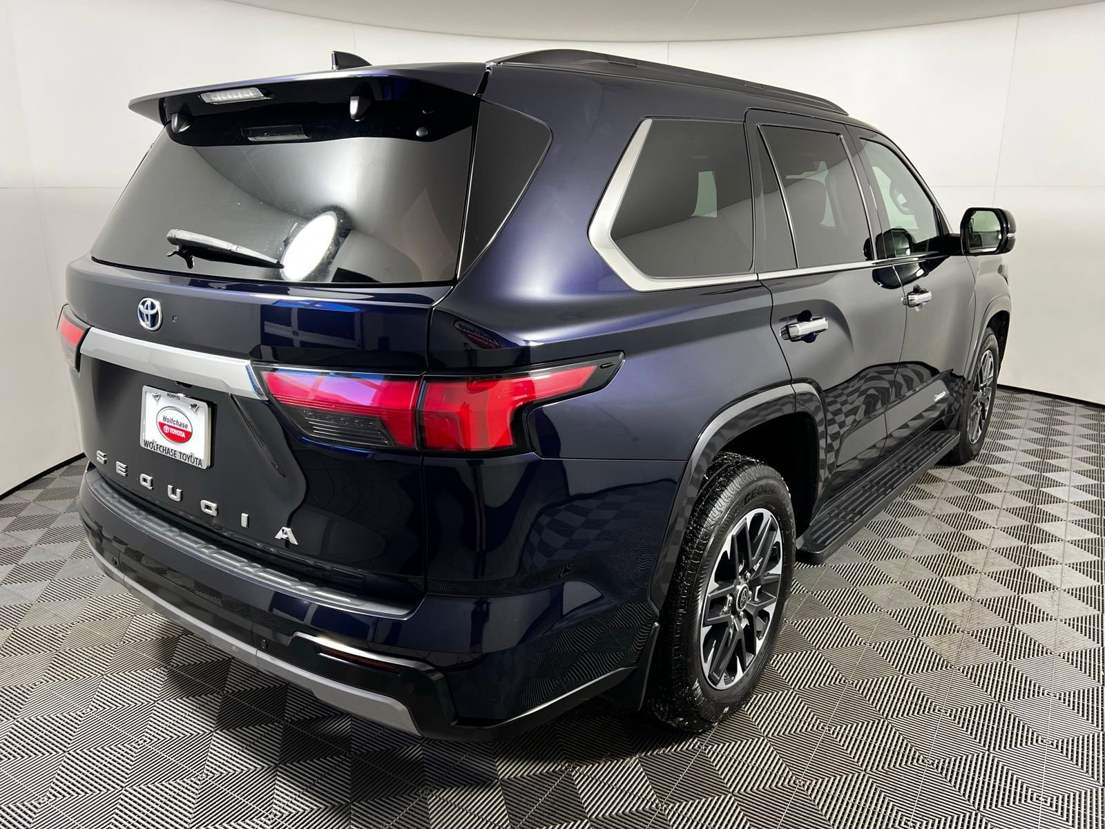 Certified 2023 Toyota Sequoia Limited image 5