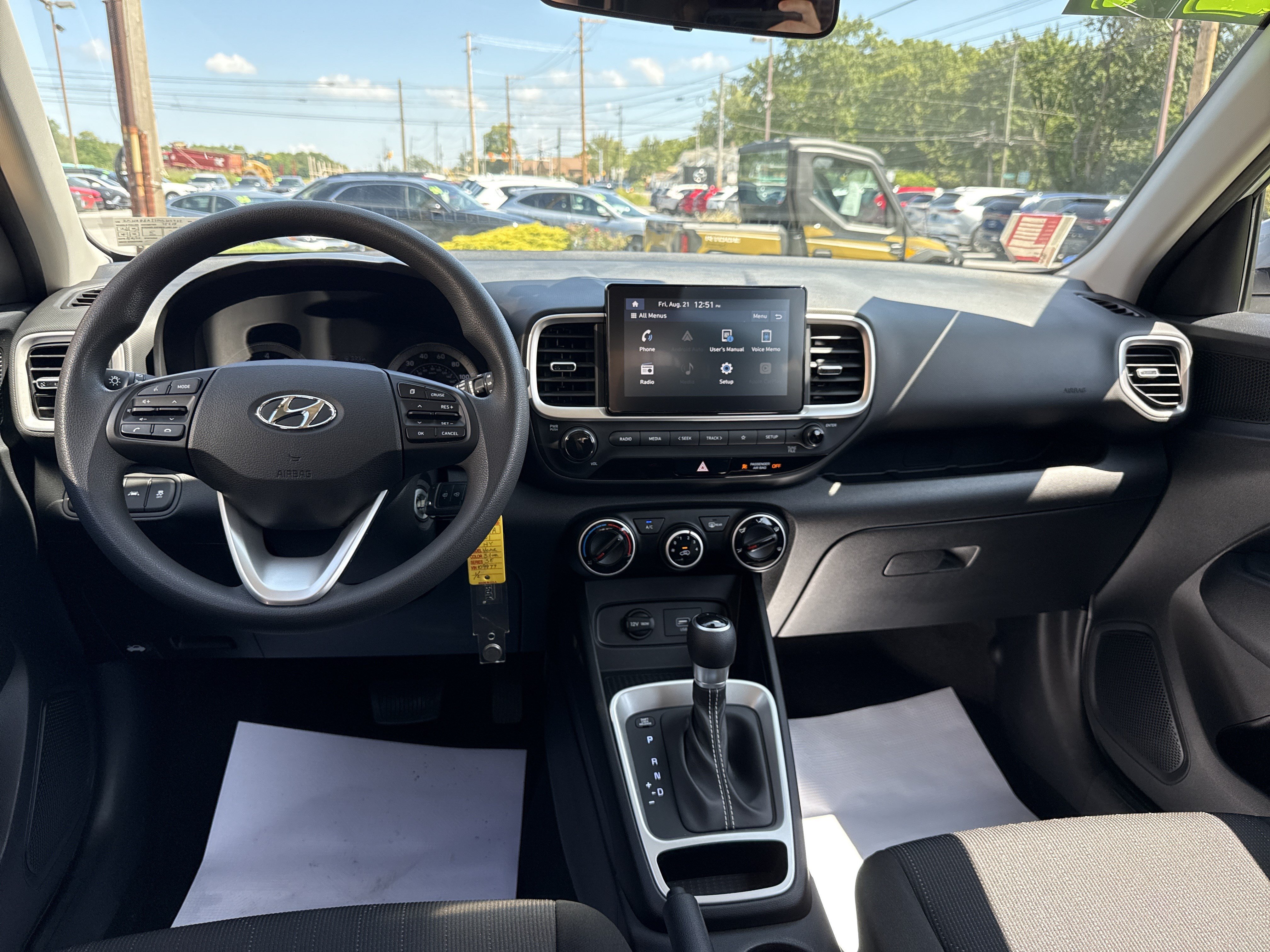 Used 2021 Hyundai Venue SE FWD image 14