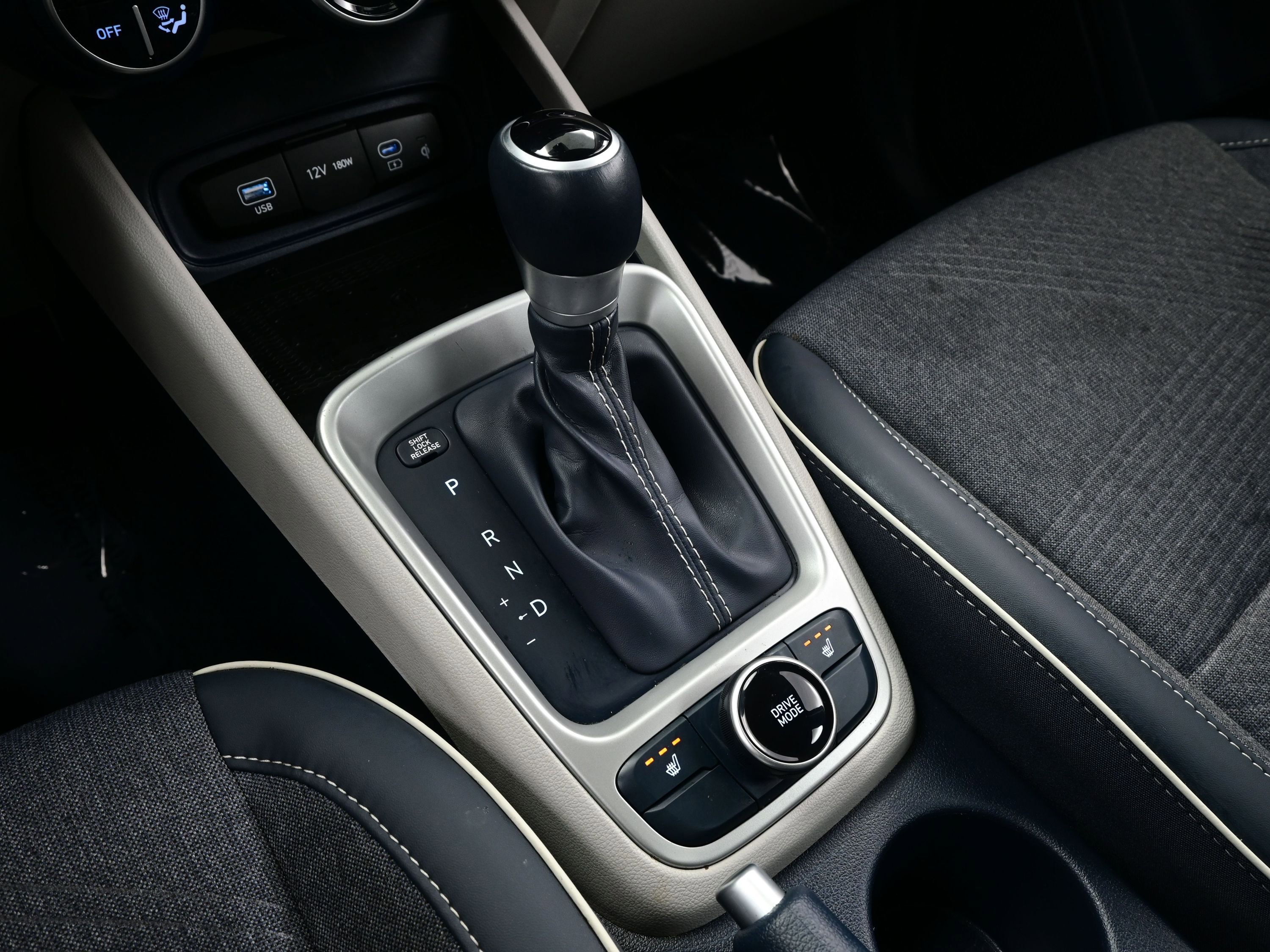 Certified 2025 Hyundai Venue Limited image 20