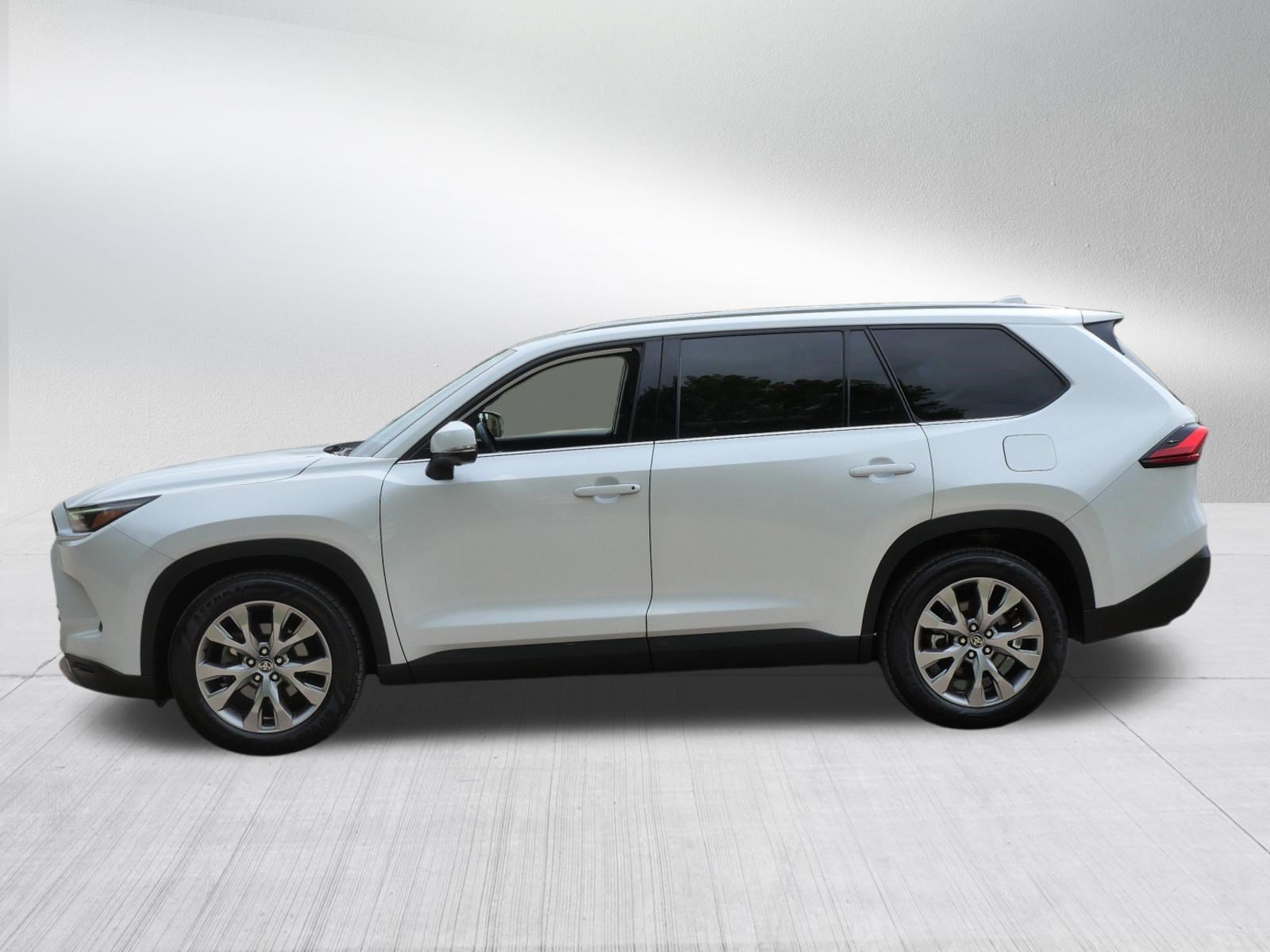 Certified 2024 Toyota Grand Highlander AWD image 5