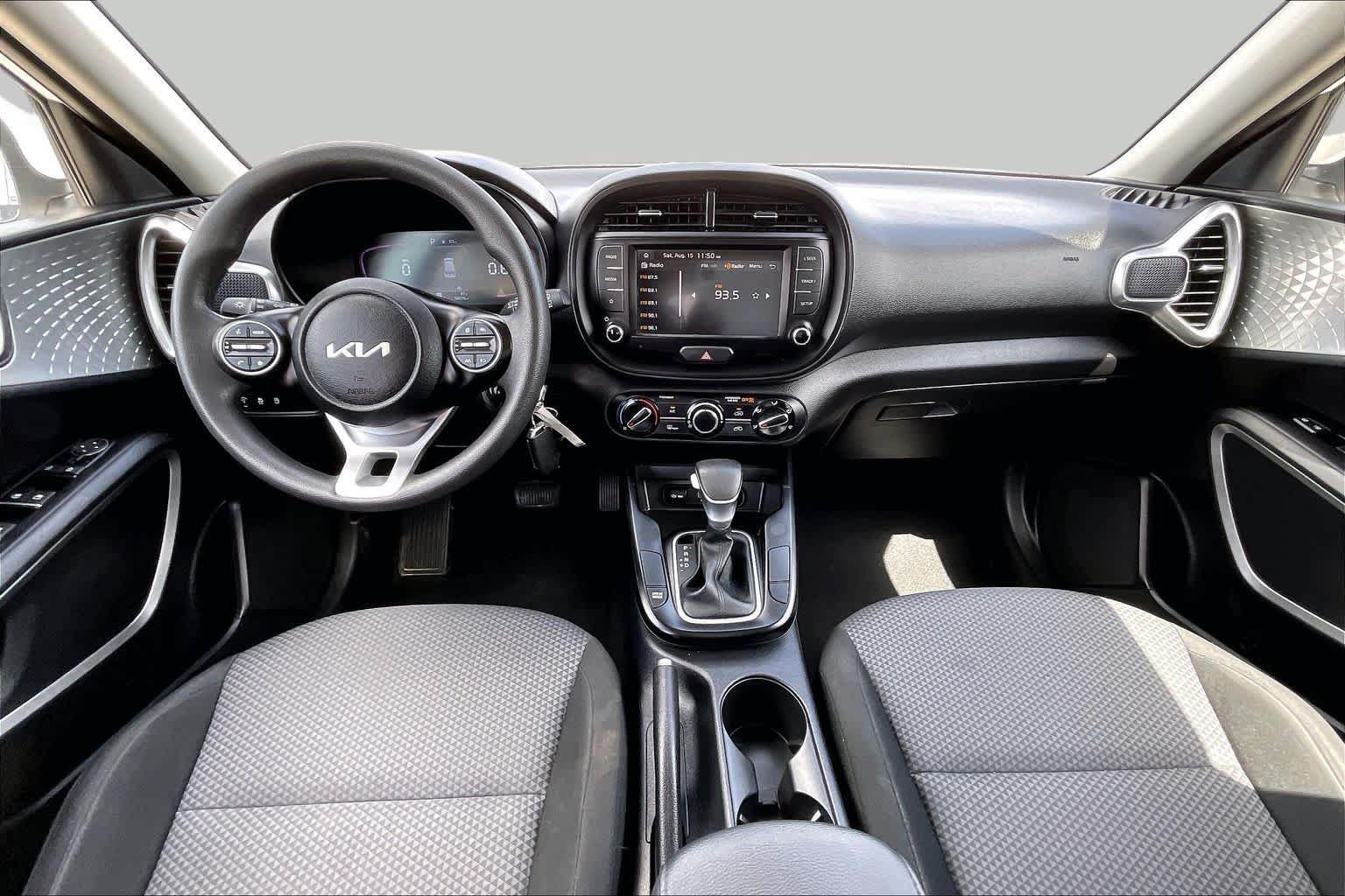 Used 2023 Kia Soul LX w/ LX Technology Package FWD image 15