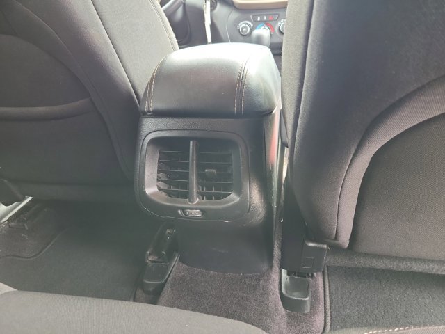 Used 2017 Jeep Cherokee Sport image 15