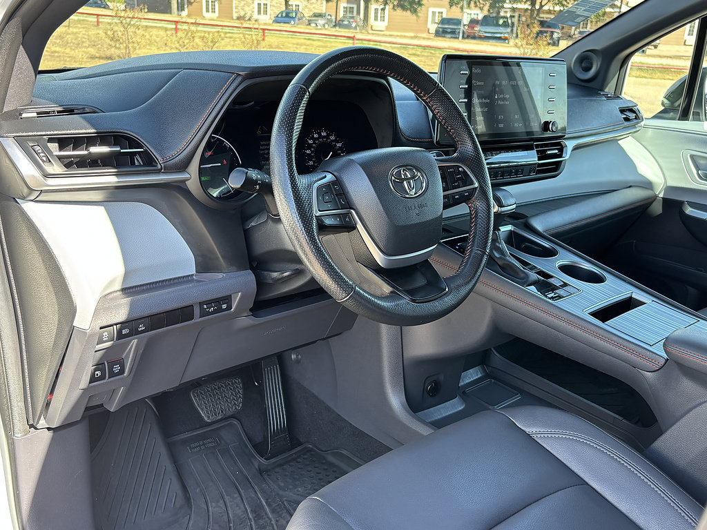 Certified 2024 Toyota Sienna XSE w/ XSE Plus Package FWD image 12