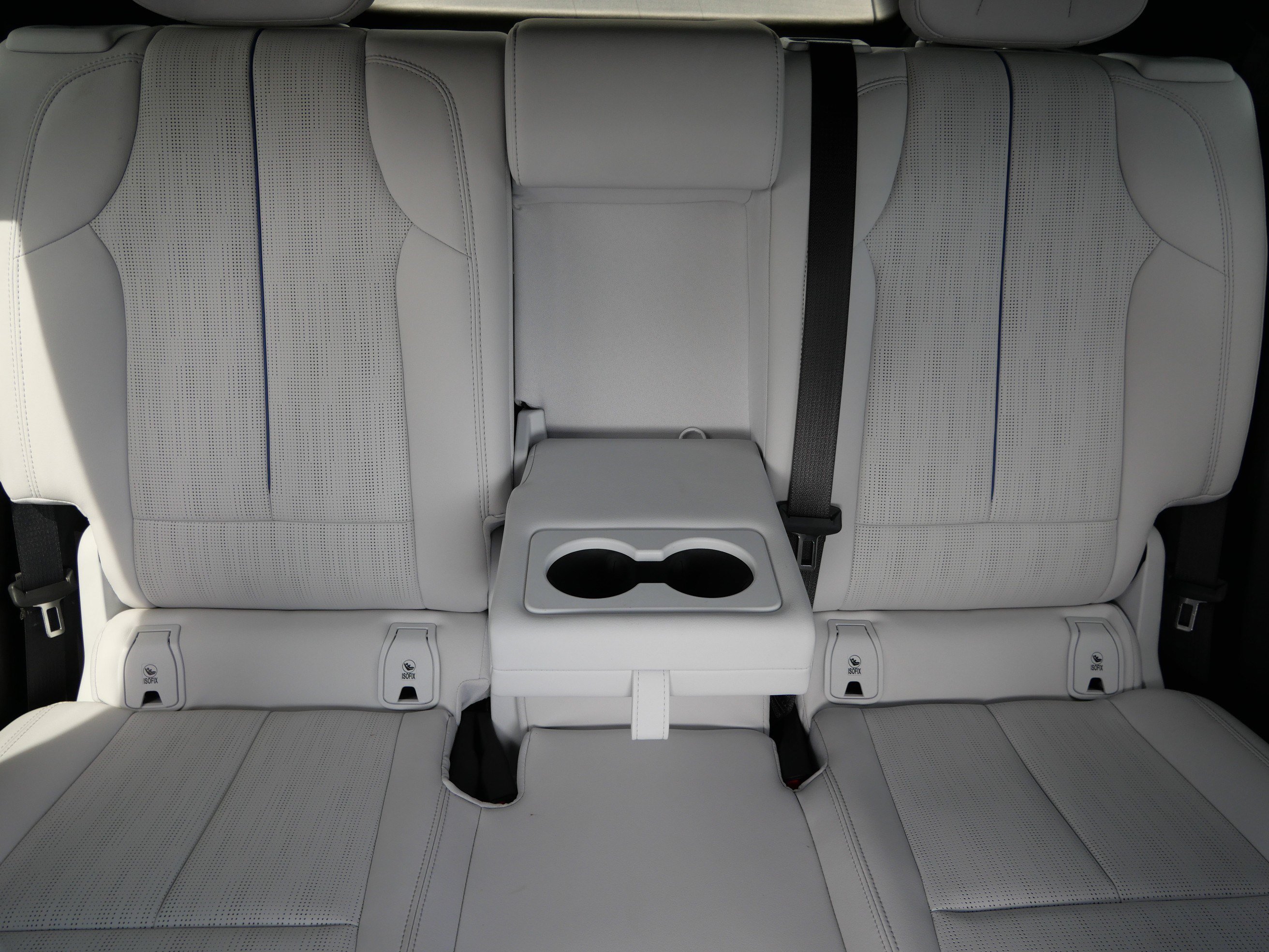Used 2026 Cadillac Lyriq Luxury w/ LPO, Floor Liner Package AWD/4WD image 12