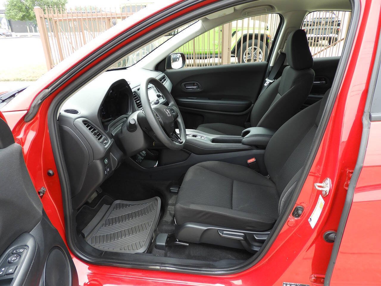 Used 2018 Honda HR-V LX image 11
