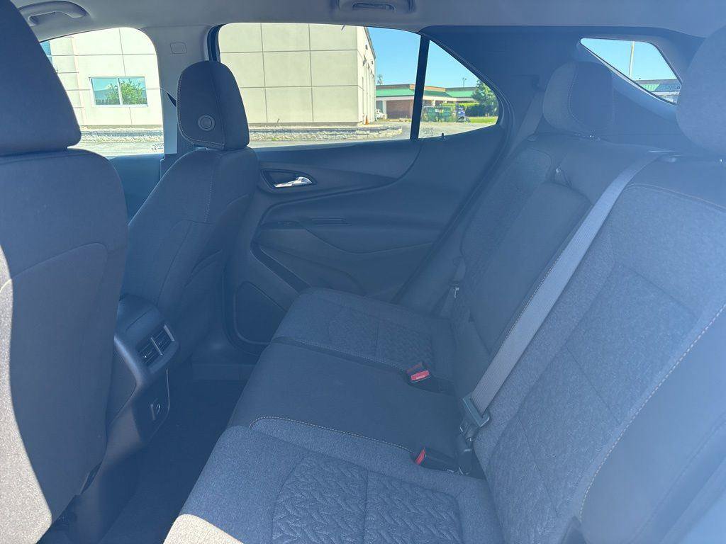 Used 2024 Chevrolet Equinox LT AWD/4WD image 33