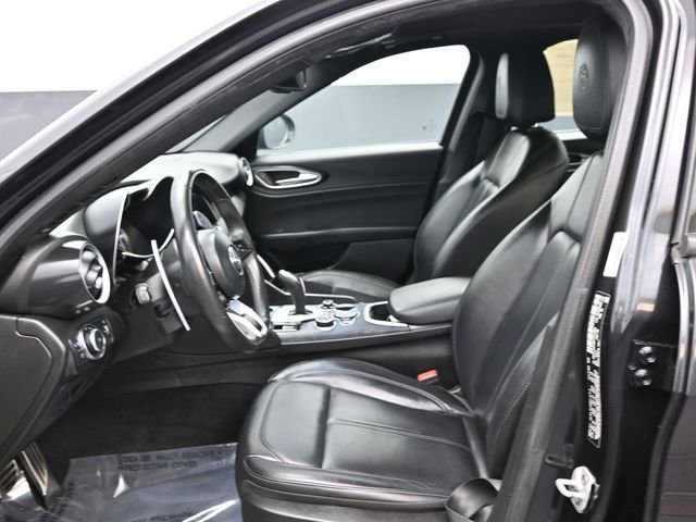 Used 2023 Alfa Romeo Giulia Sprint RWD image 12