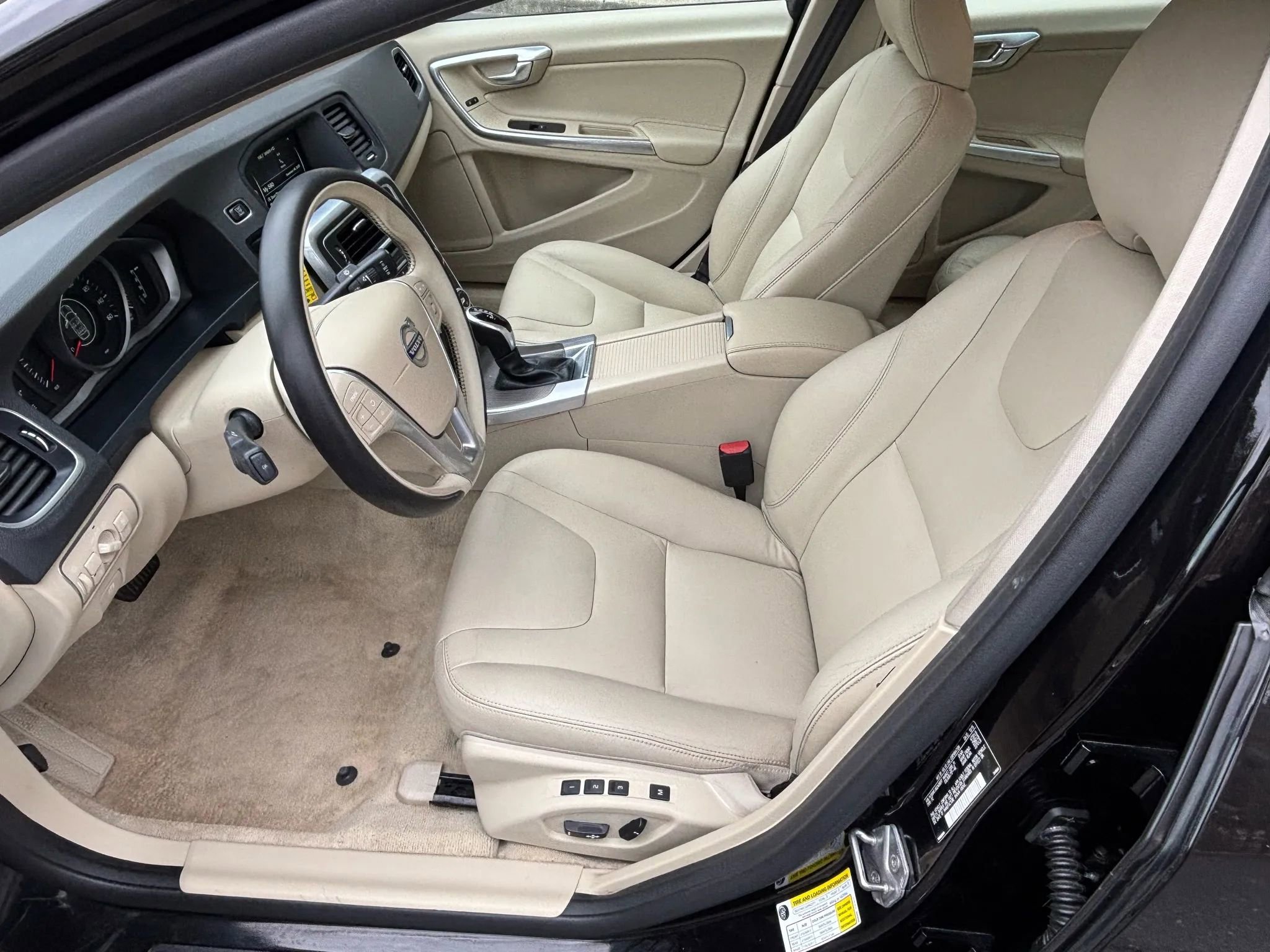 Used 2016 Volvo S60 T5 image 18