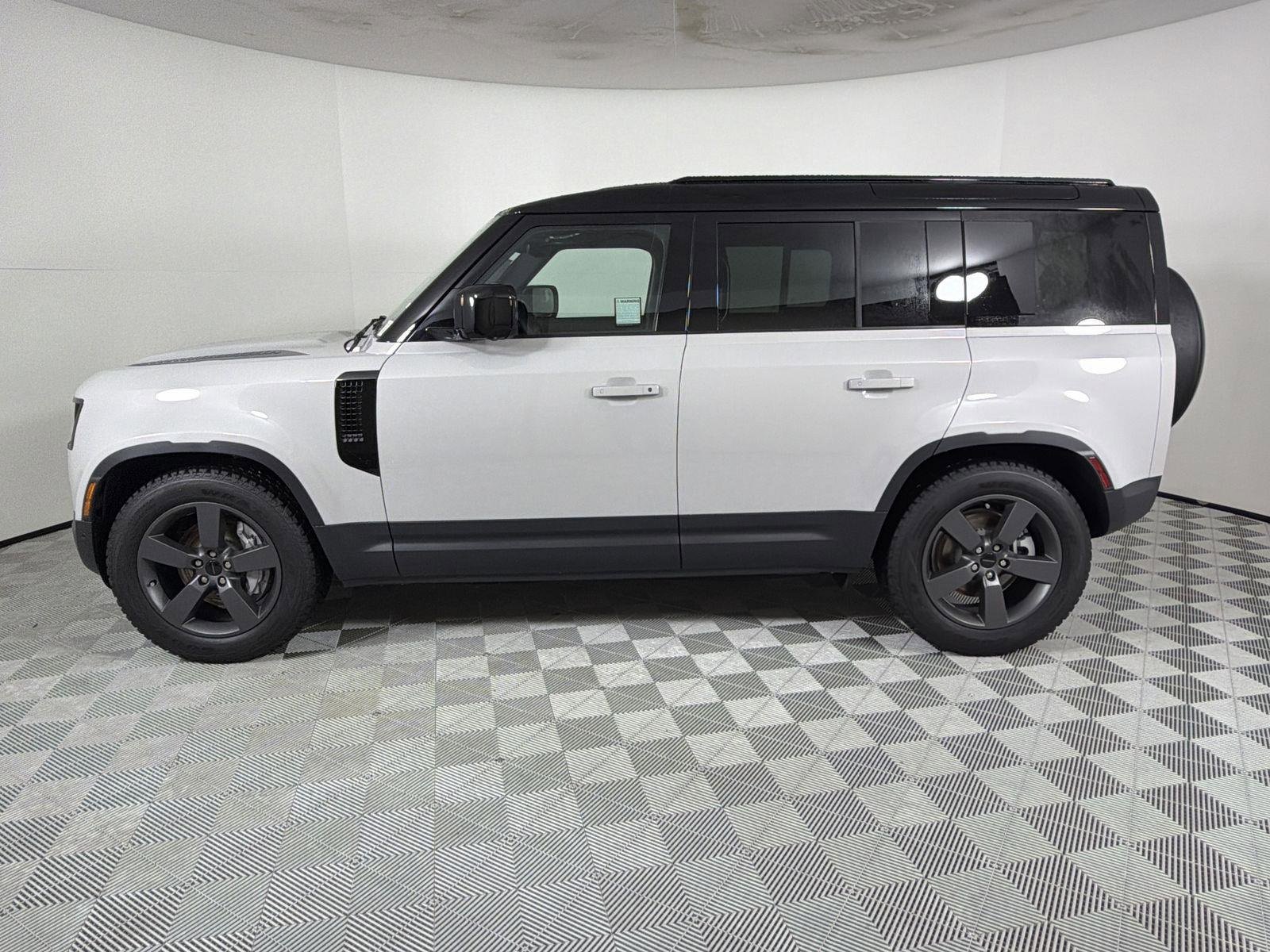 New 2026 Land Rover Defender 110 S image 2