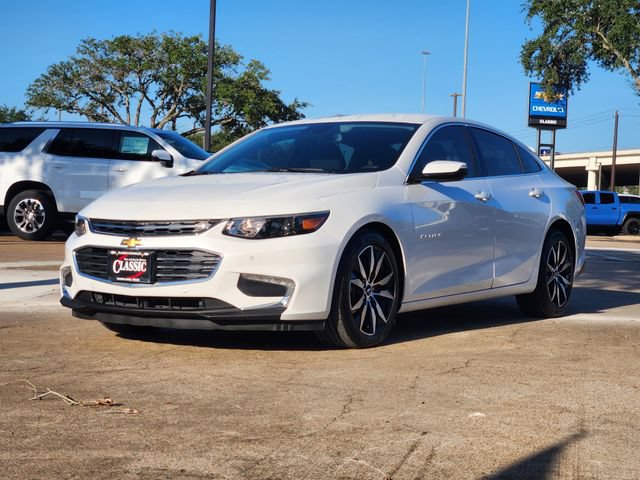 Used 2018 Chevrolet Malibu LT w/ Driver Confidence Package FWD image 3