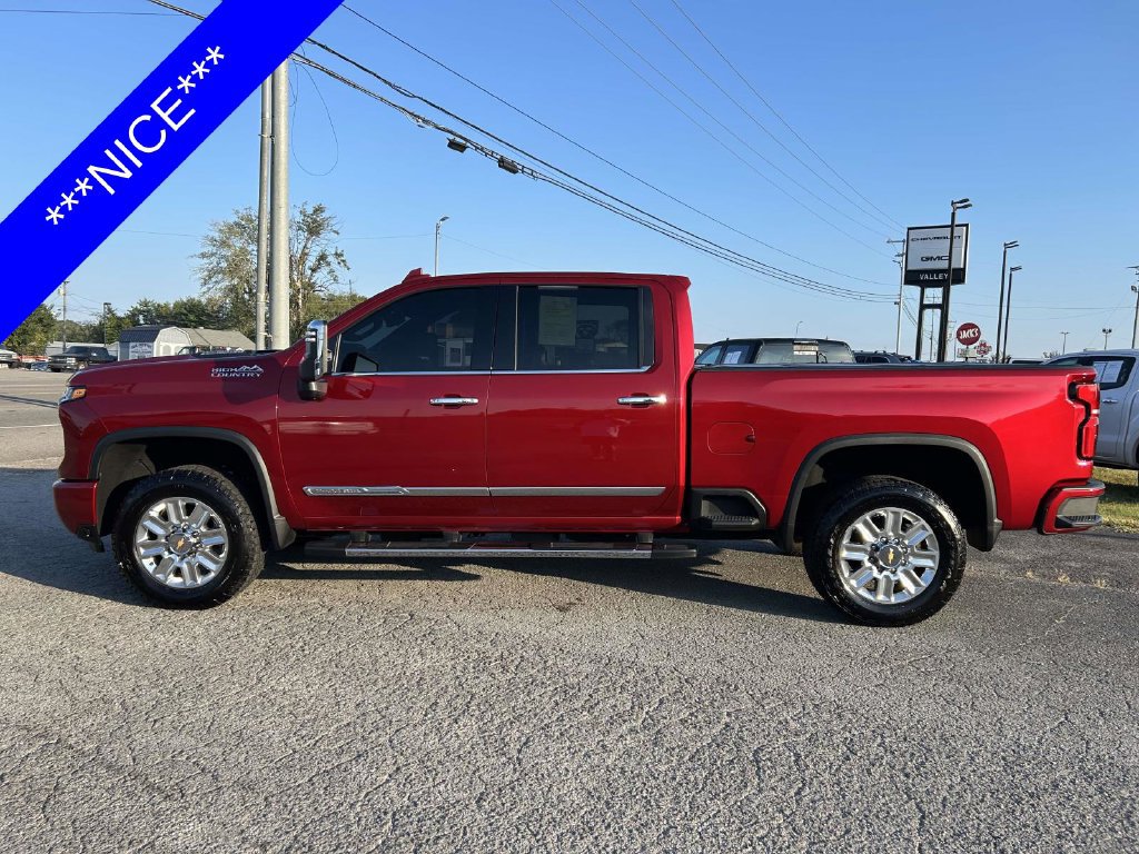 Used 2025 Chevrolet Silverado 2500 High Country w/ High Country Premium Package AWD/4WD image 7