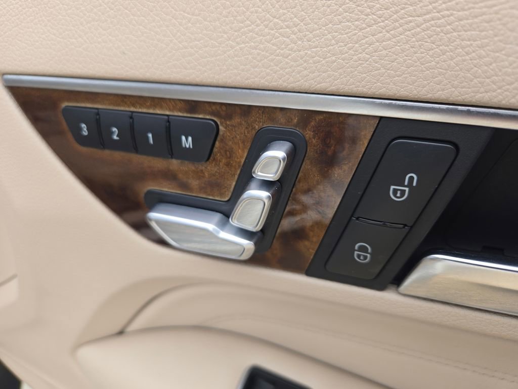 Used 2017 Mercedes-Benz E 400 E 400 w/ Premium 2 Package image 24