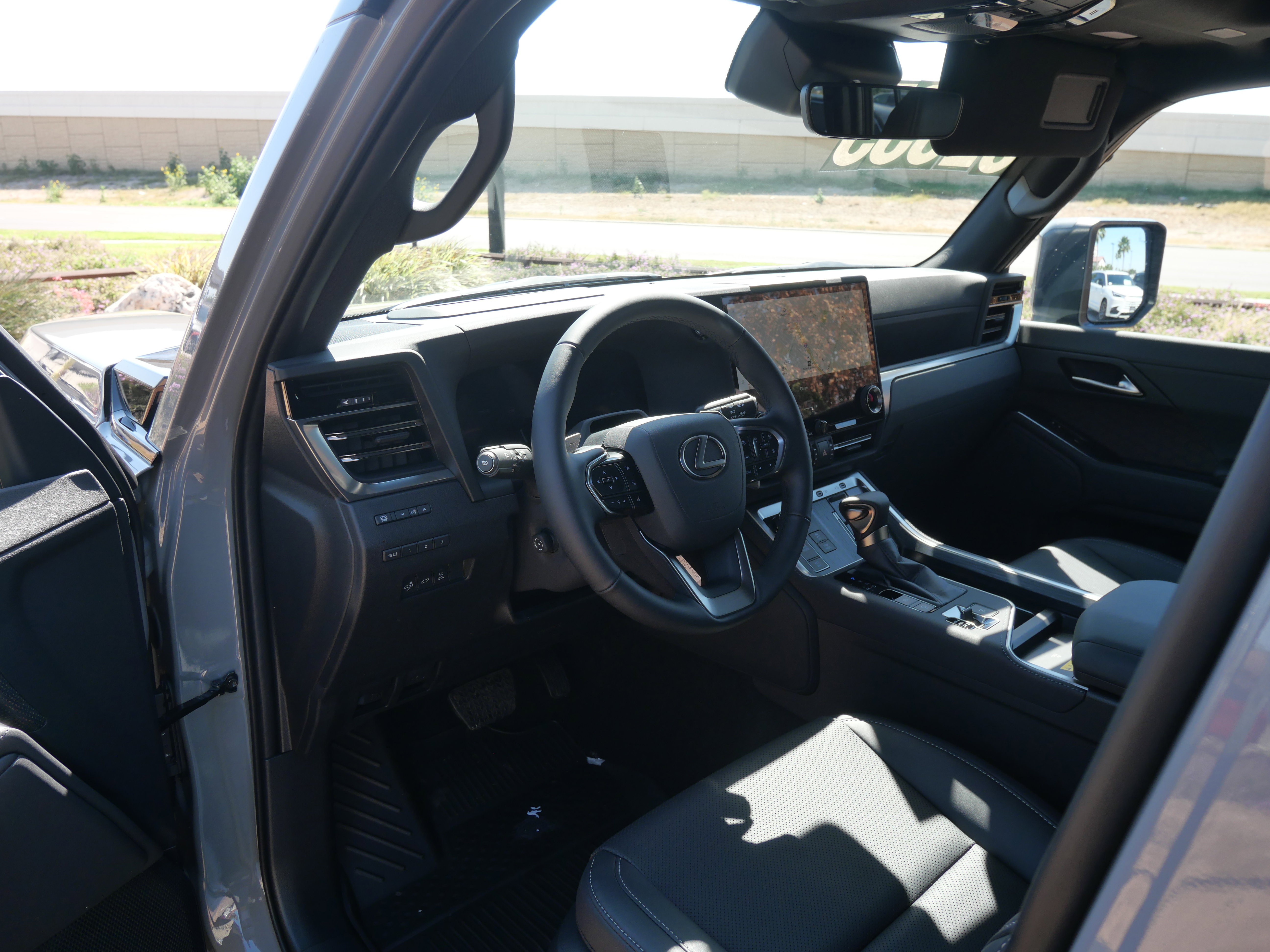 Used 2026 Lexus GX 550 w/ Accessory Package (2T) image 17