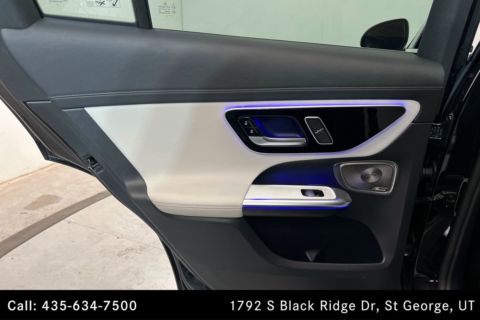 Used 2023 Mercedes-Benz GLC 300 w/ AMG Line image 18