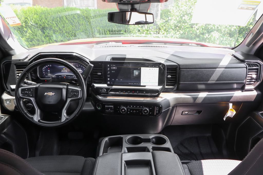 Used 2025 Chevrolet Silverado 1500 LT RWD image 25