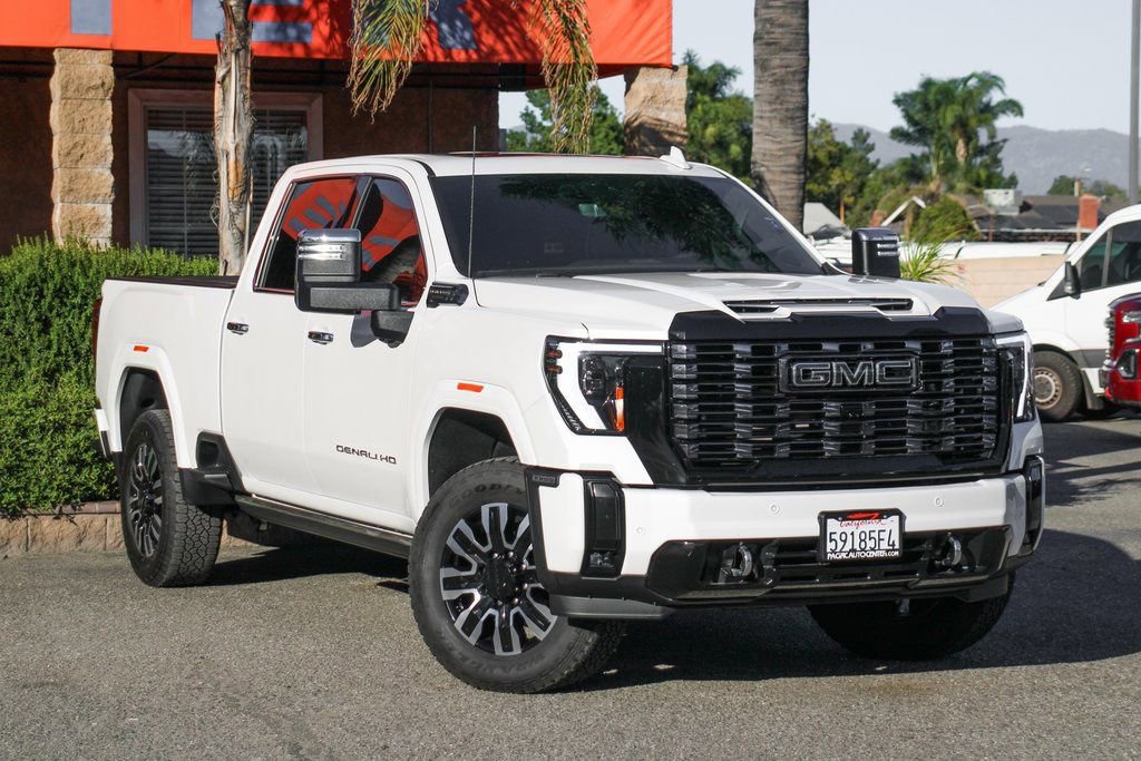 Used 2025 GMC Sierra 2500 Denali Ultimate AWD/4WD image 2