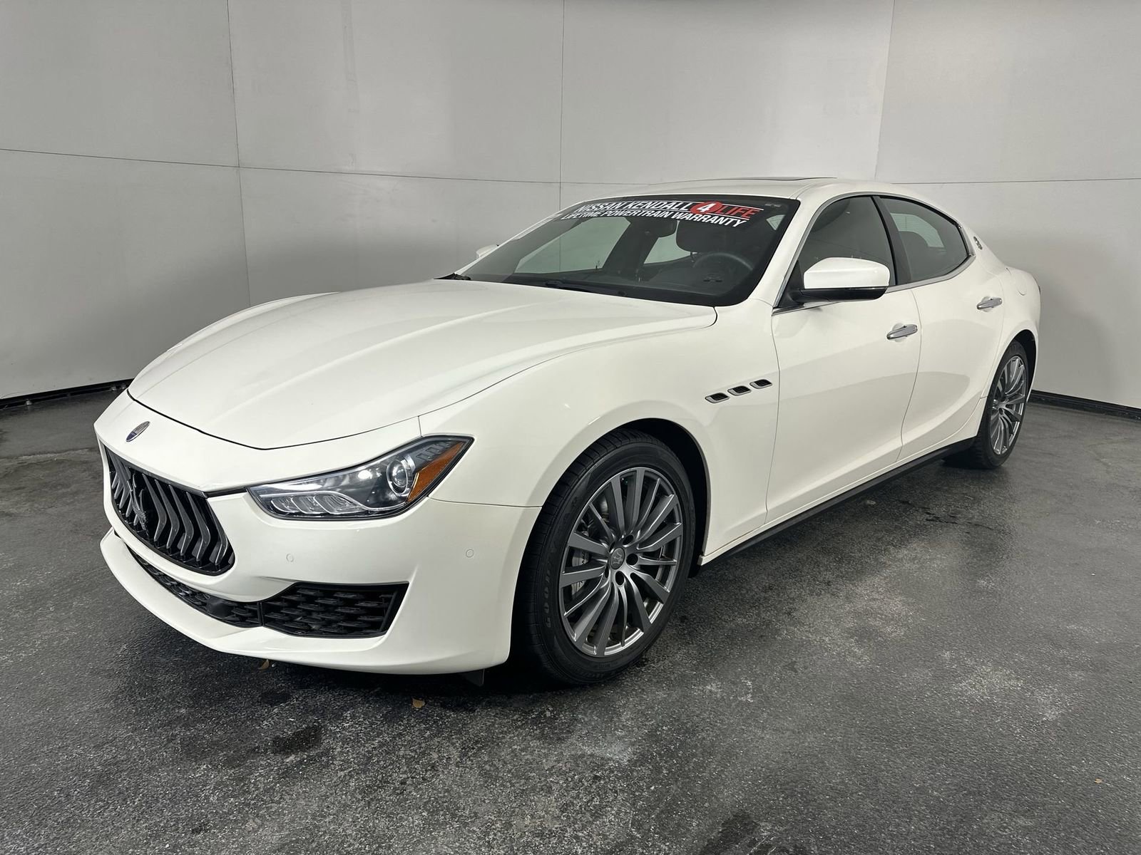 Used 2018 Maserati Ghibli RWD image 2