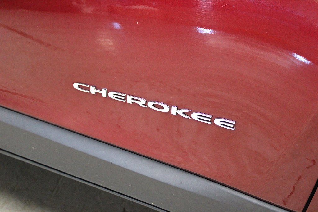 Certified 2021 Jeep Cherokee Limited AWD/4WD image 38