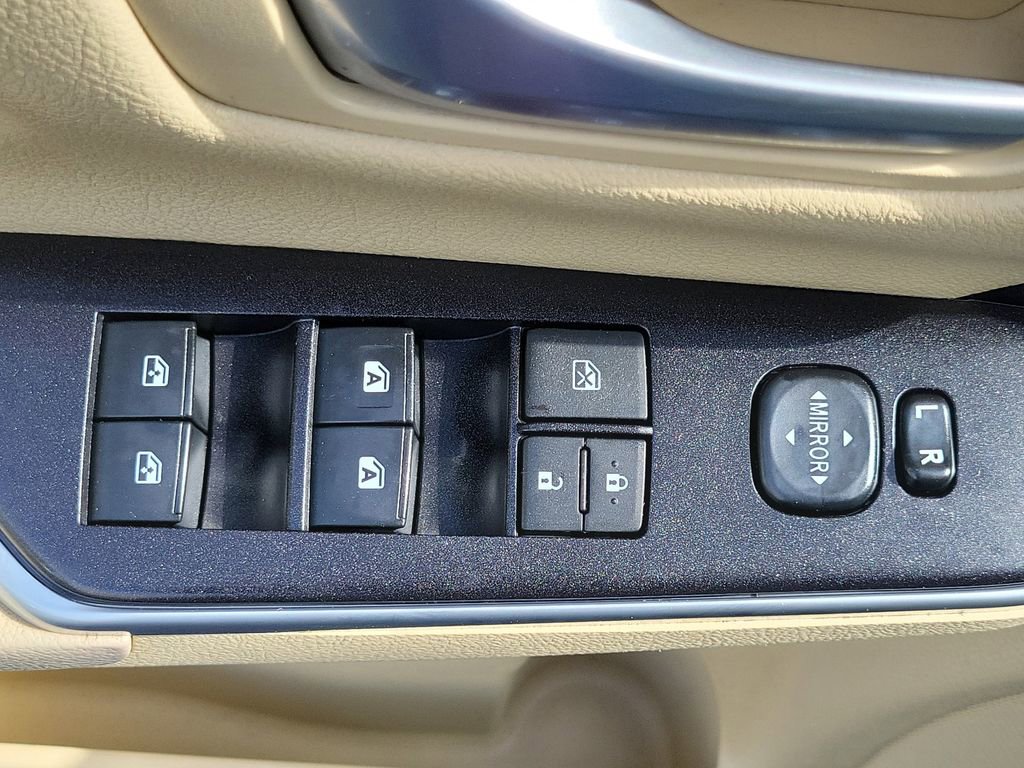 Used 2015 Toyota Camry LE FWD image 21