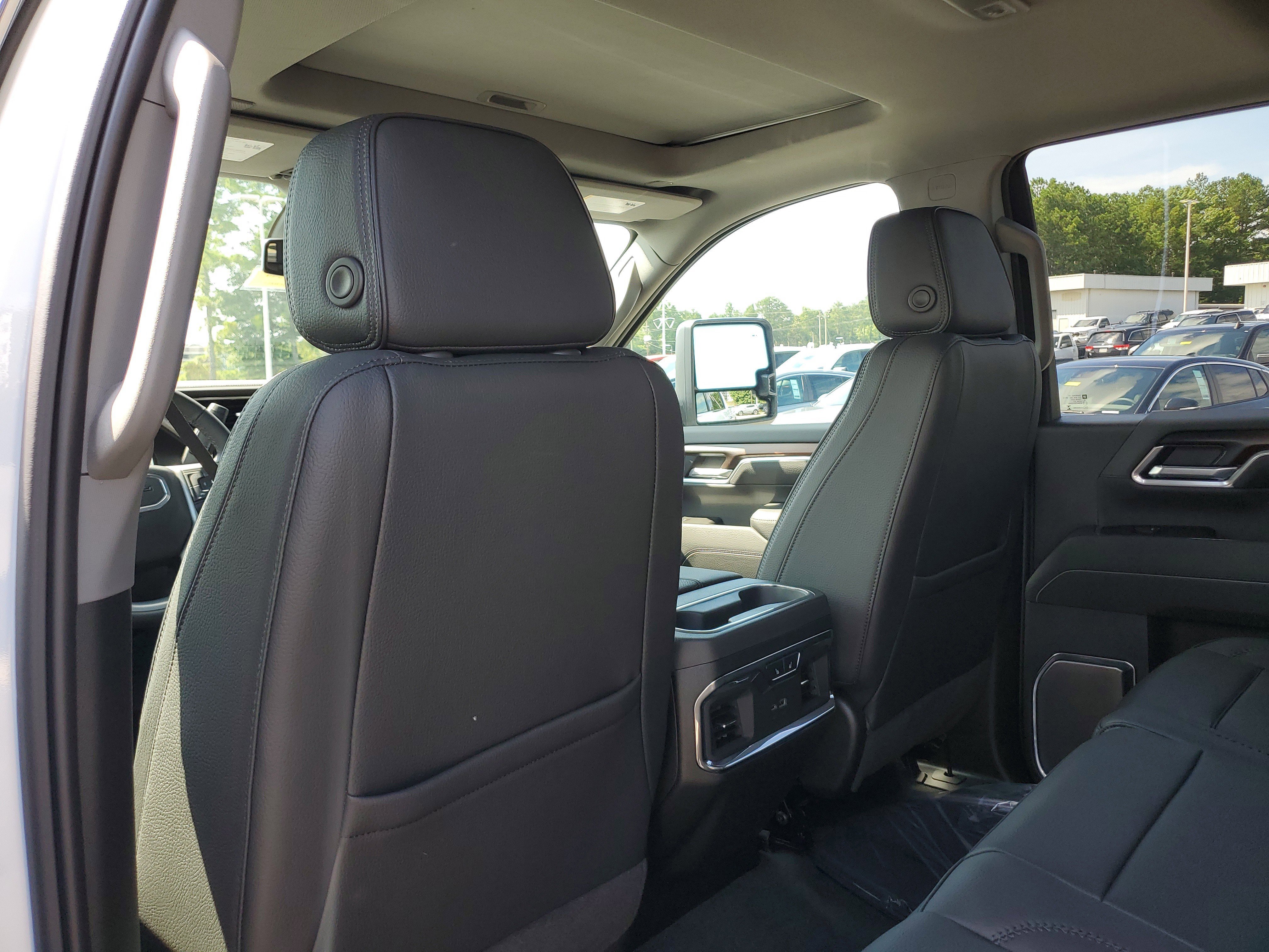 New 2025 GMC Sierra 2500 Denali image 10