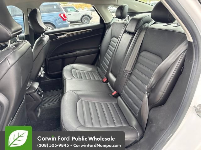 Used 2016 Ford Fusion SE w/ Equipment Group 202A FWD image 11