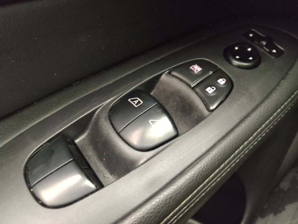 Used 2019 Nissan Pathfinder SL AWD/4WD image 27