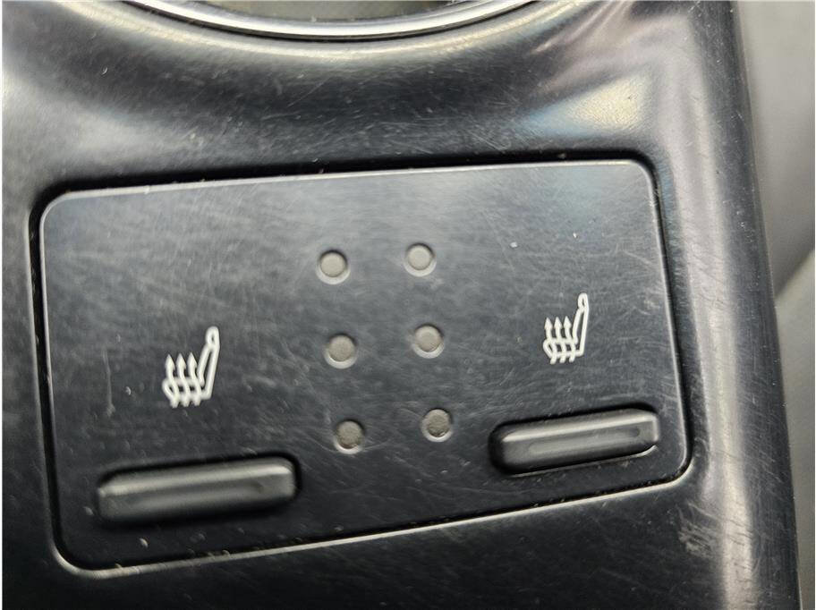 Used 2020 Toyota Camry XSE w/ Navigation Package image 19