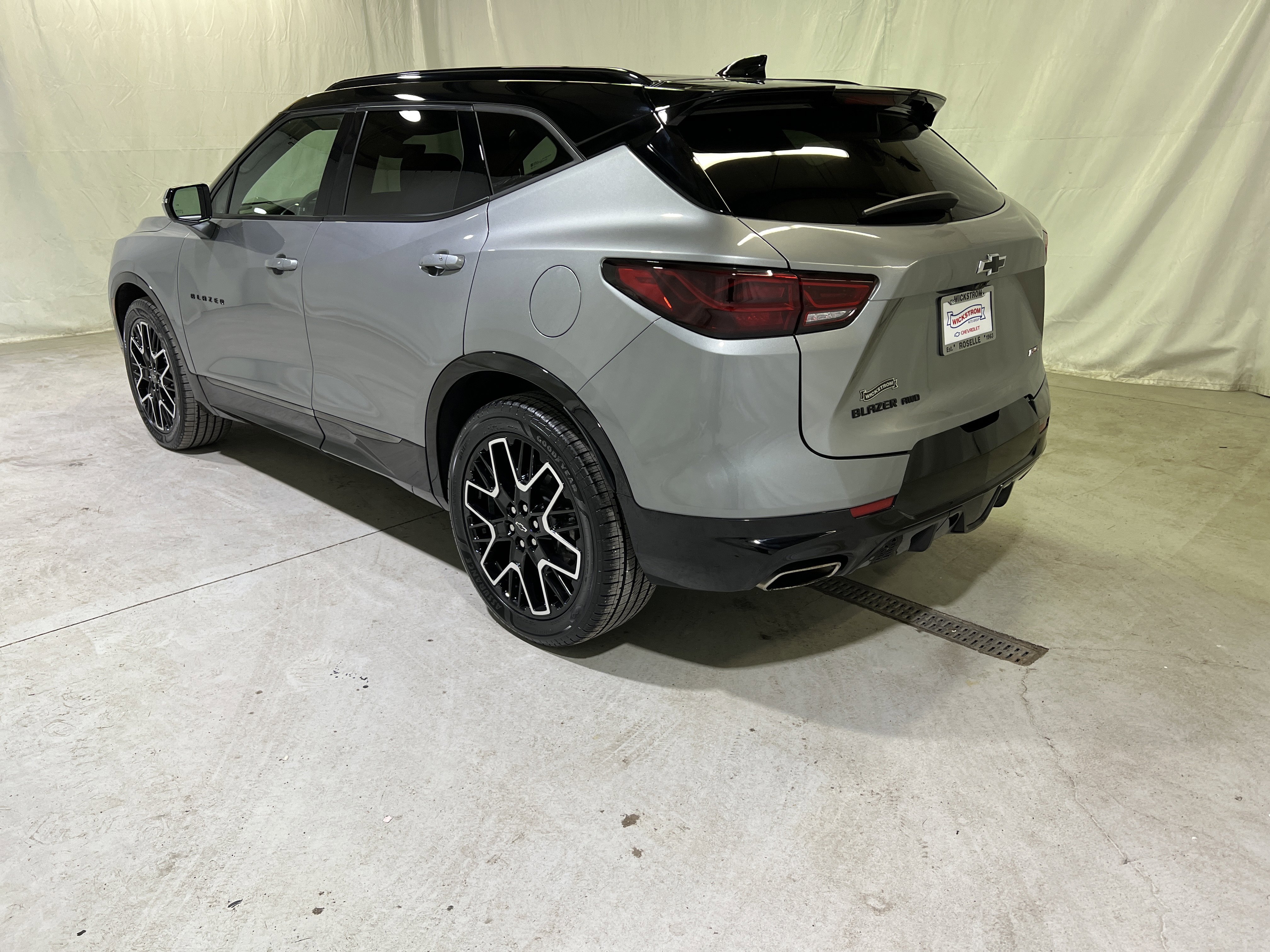 Certified 2023 Chevrolet Blazer RS w/ Driver Confidence II Package image 8