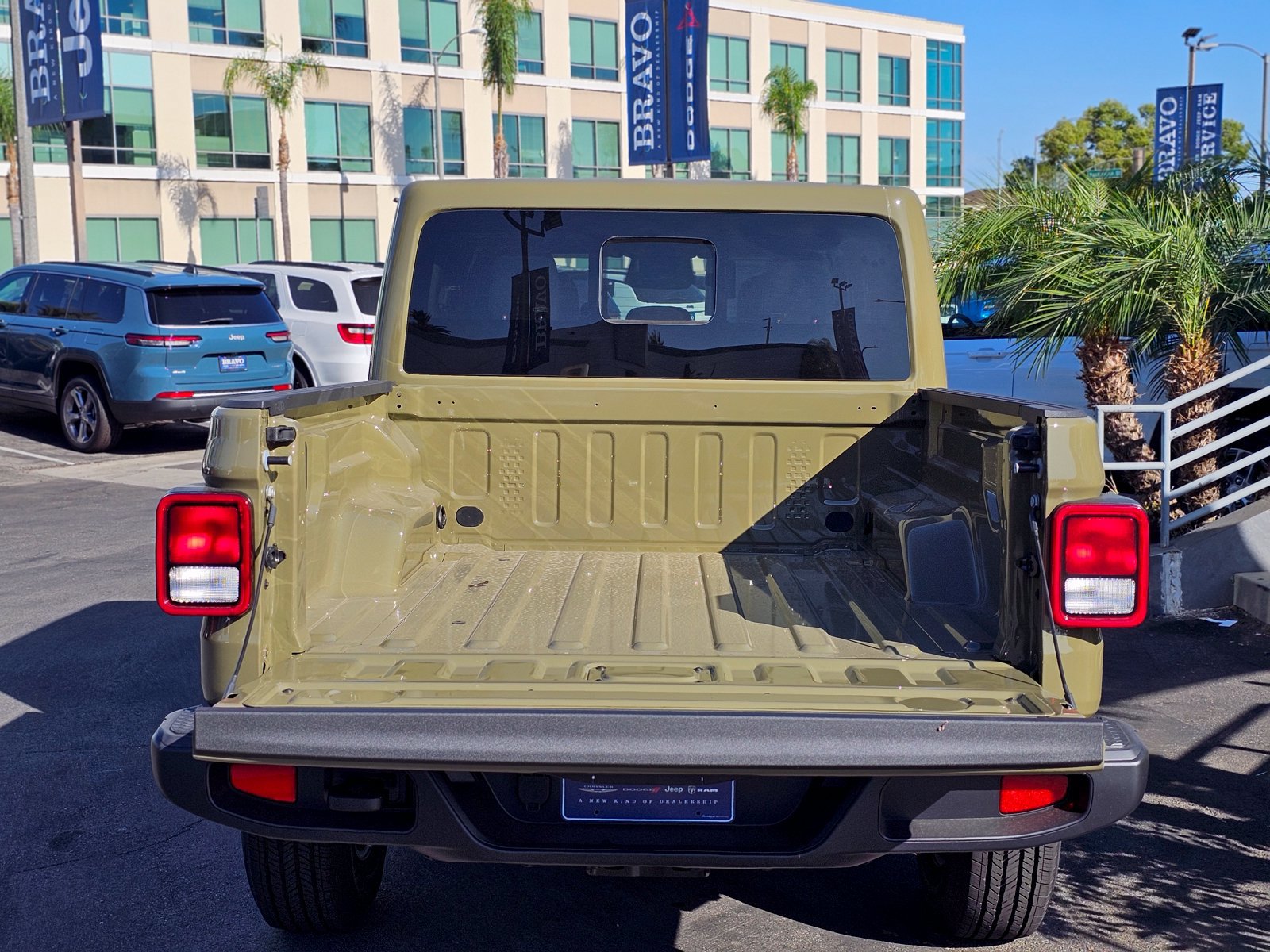 New 2026 Jeep Gladiator Sport AWD/4WD image 7