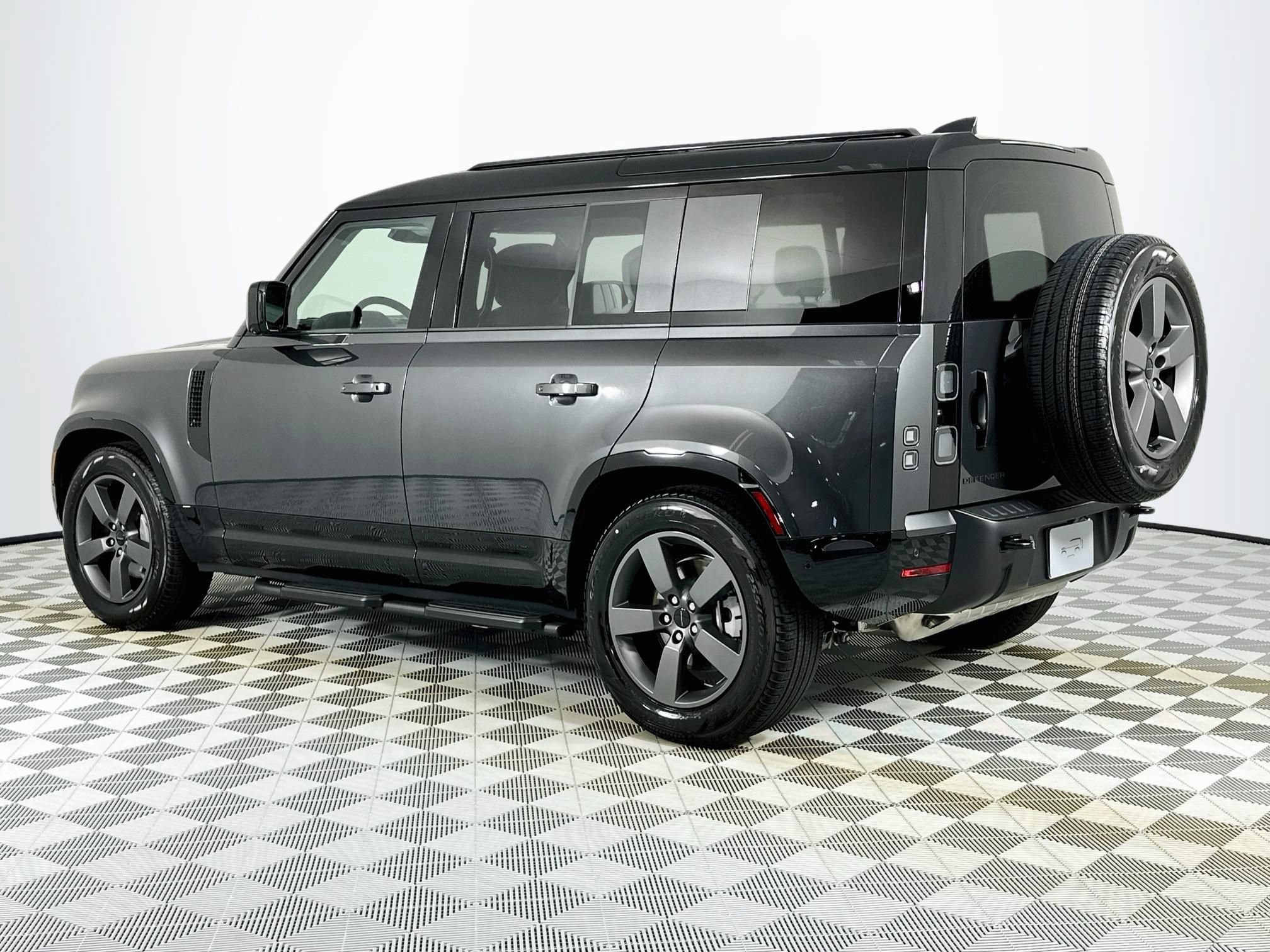 New 2026 Land Rover Defender 110 X-Dynamic SE AWD/4WD image 8