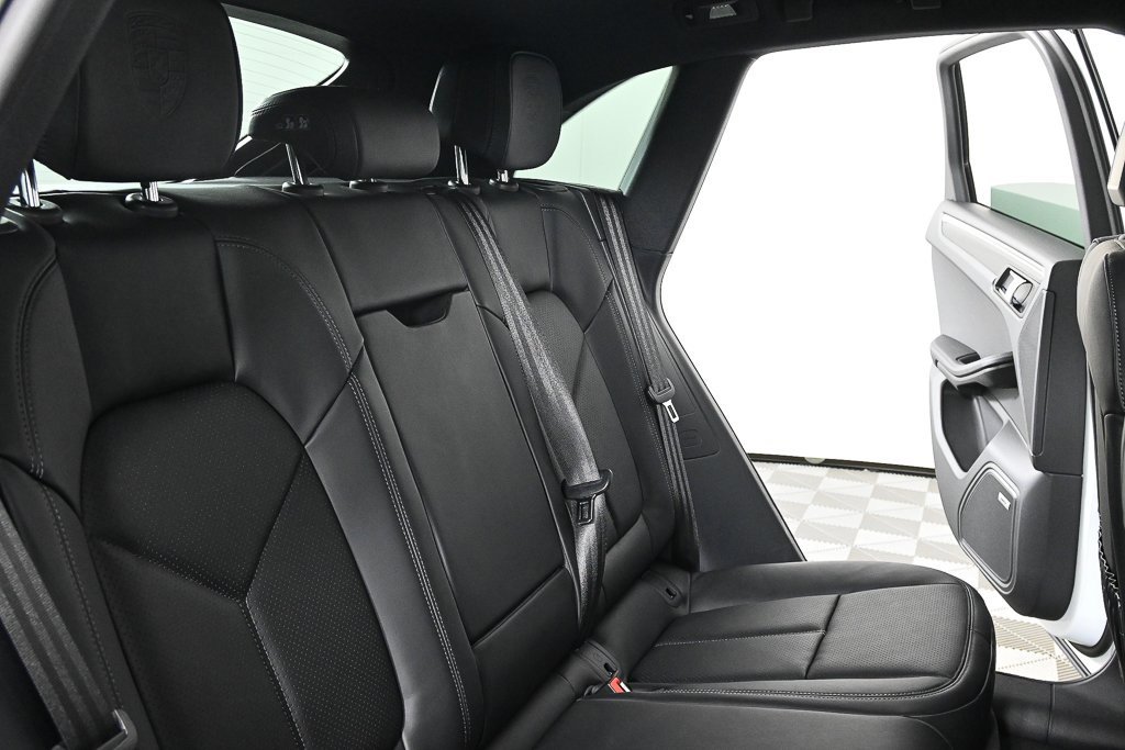 New 2026 Porsche Macan image 29