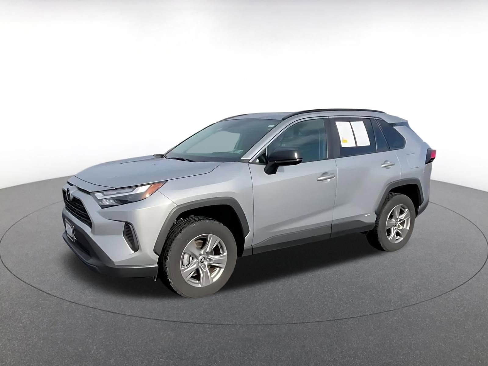 Used 2025 Toyota RAV4 LE image 7