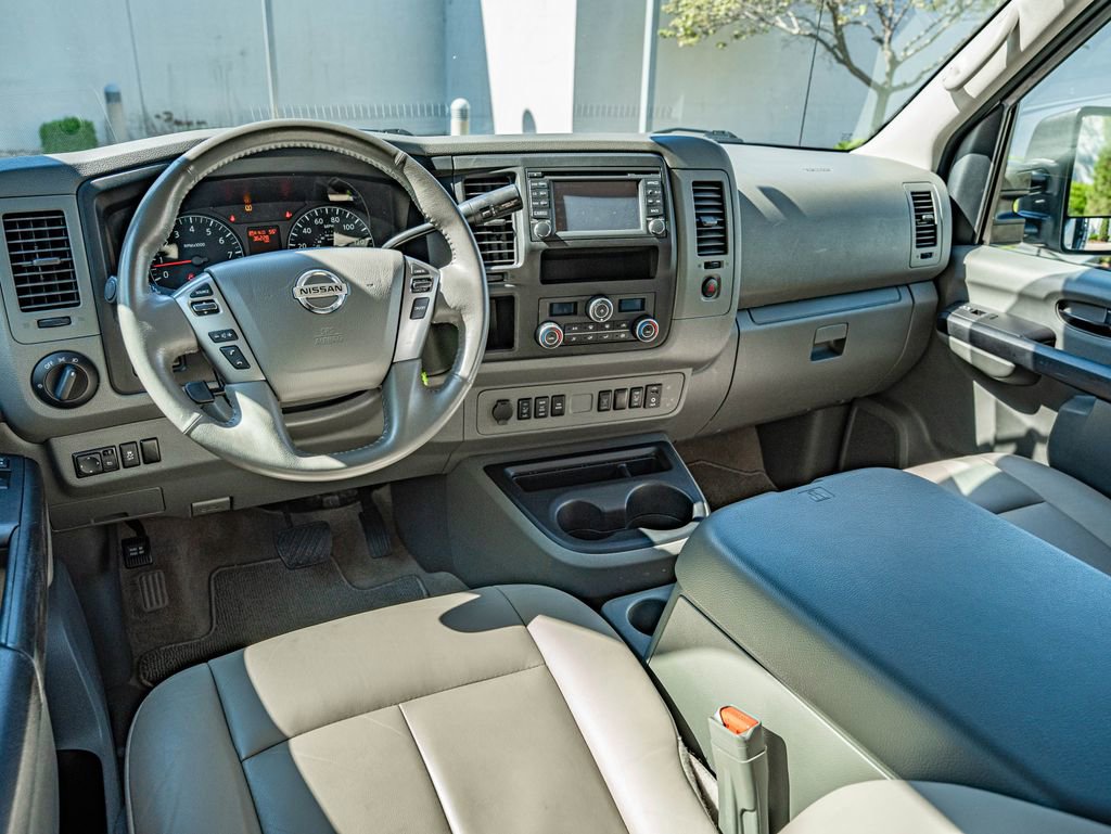 Used 2016 Nissan NV 3500 SL RWD image 29